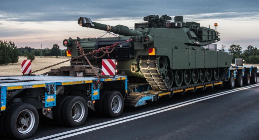 Zdjęcie transportowanych czołgów/ MON