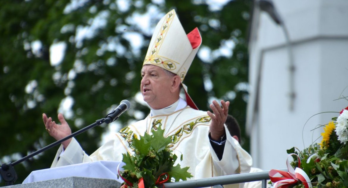 Boże Ciało 2022 Białystok. Arcybiskup Józef Guzdek