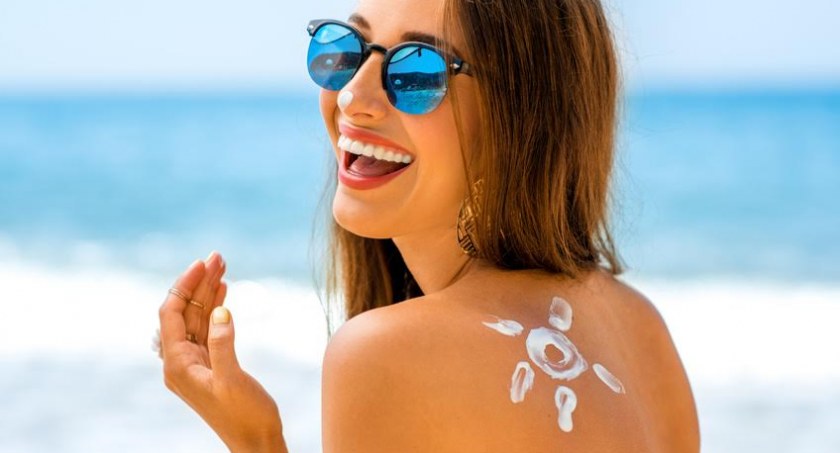 Zdjęcie kobiety na plaży