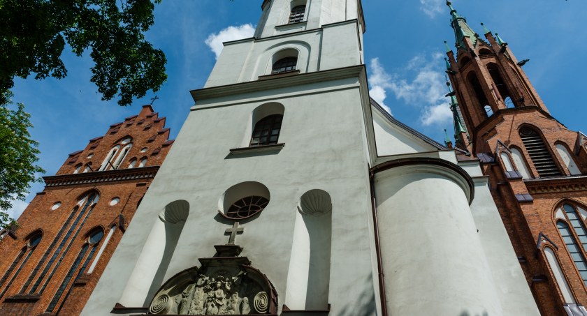 Zdjęcie zabytkowego kościoła farnego w Białymstoku