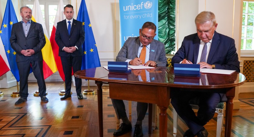 Foto: Podpisanie współpracy Miasta Białystok i Unicef