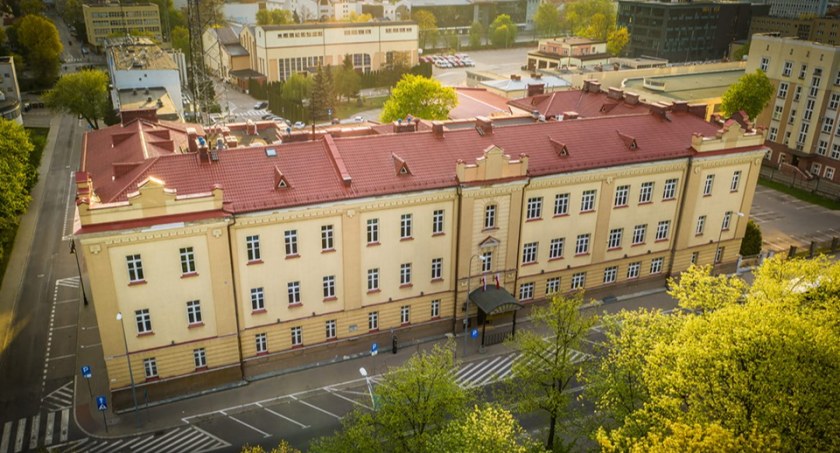 Zdjęcie Wydziału Prawa UwB z lotu ptaka/ UwB