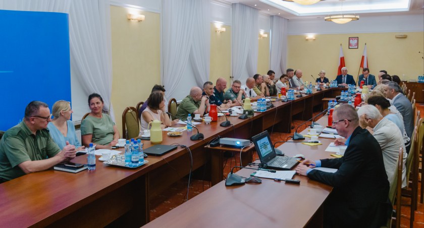 Zdjęcie z posiedzenia Wojewódzkiego Zespołu Zarządzania Kryzysowego/ PUW