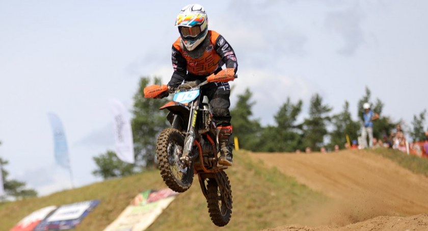 Zdjęcie mistrza motocrossu MX 65