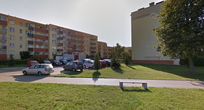 Zdjęcie parkingu osiedlowego przy ul. Jarzębinowej w Białymstoku/ GSV
