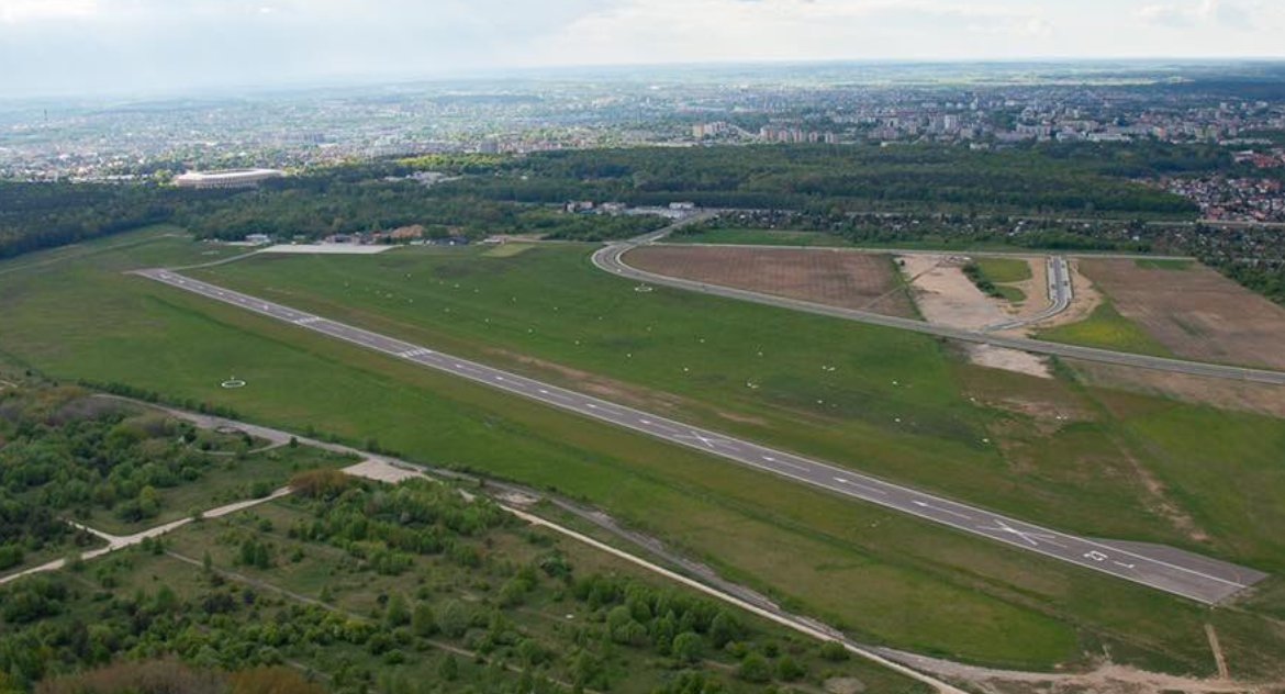 Zdjęcie pasa startowego na Krywlanach/ bialystok.pl