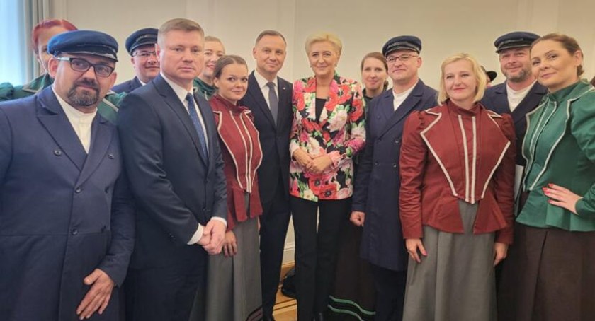 Zdjęcie podlaskiej delegacji dożynkowej w Belwederze/ wrotapodlasia.pl