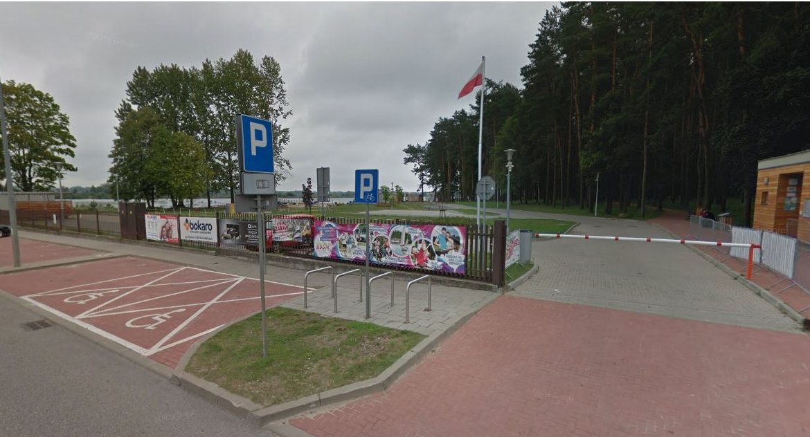 Zdjęcie wjazdu na plażę miejską na Dojlidach/ GSV