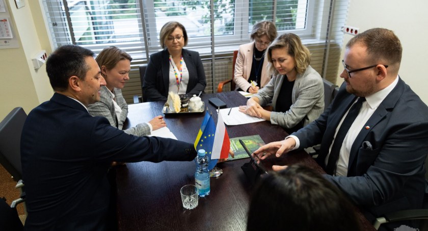 Zdjęcie ze spotkania z delegacją ukraińską w urzędzie marszałkowskim/ wrotapodlasia.pl