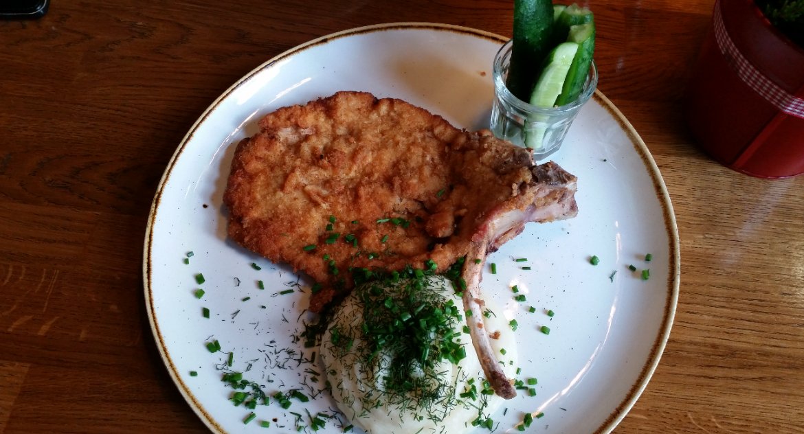 Zdjęcie potrawy w restauracji/ DDB