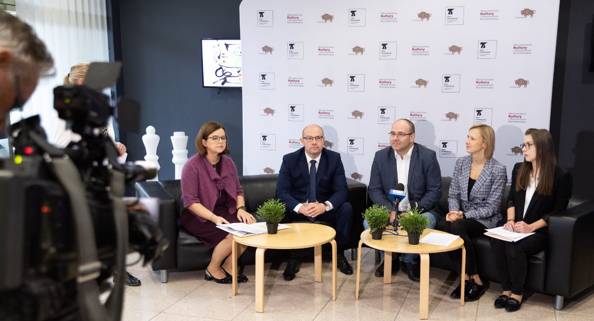 Zdjęcie z konferencji zapowiadającej szereg aktywności w Teatrze Dramatycznym w Białymstoku/ wrotapodlasia.pl