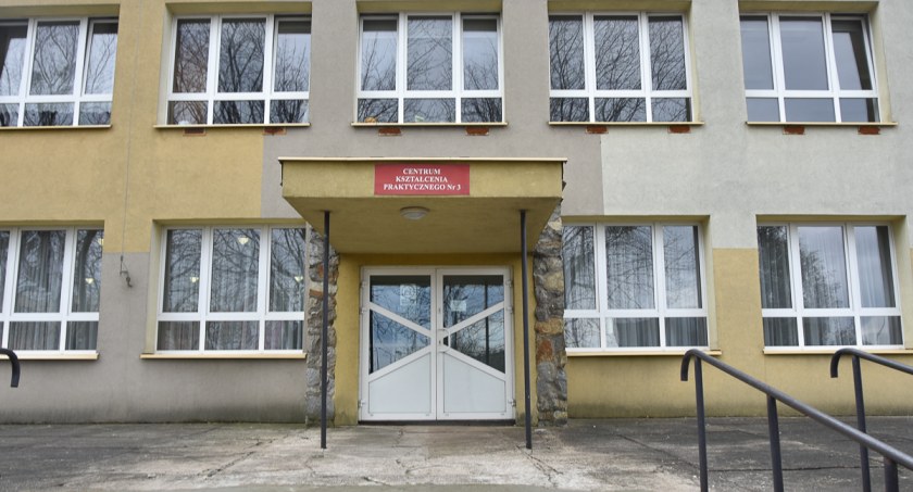 Zdjęcie budynku szkoły zawodowej/ bialystok.pl