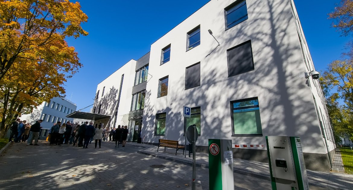Zdjęcie siedziby Centrum Psychiatrii Dzieci, Młodzieży i Dorosłych w Białymstoku/ podlaskie.eu