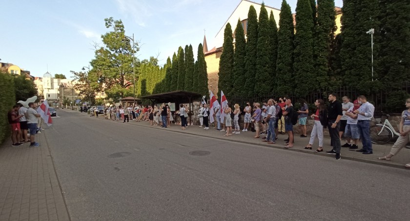 Zdjęcie ulicy Elektrycznej podczas protestu pod konsulatem Białorusi/ DDB
