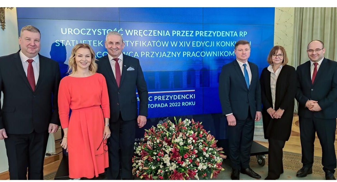 Zdjęcie podlaskich laureatów w konkursie „Pracodawca Przyjazny Pracownikom”/ podlaskie.eu