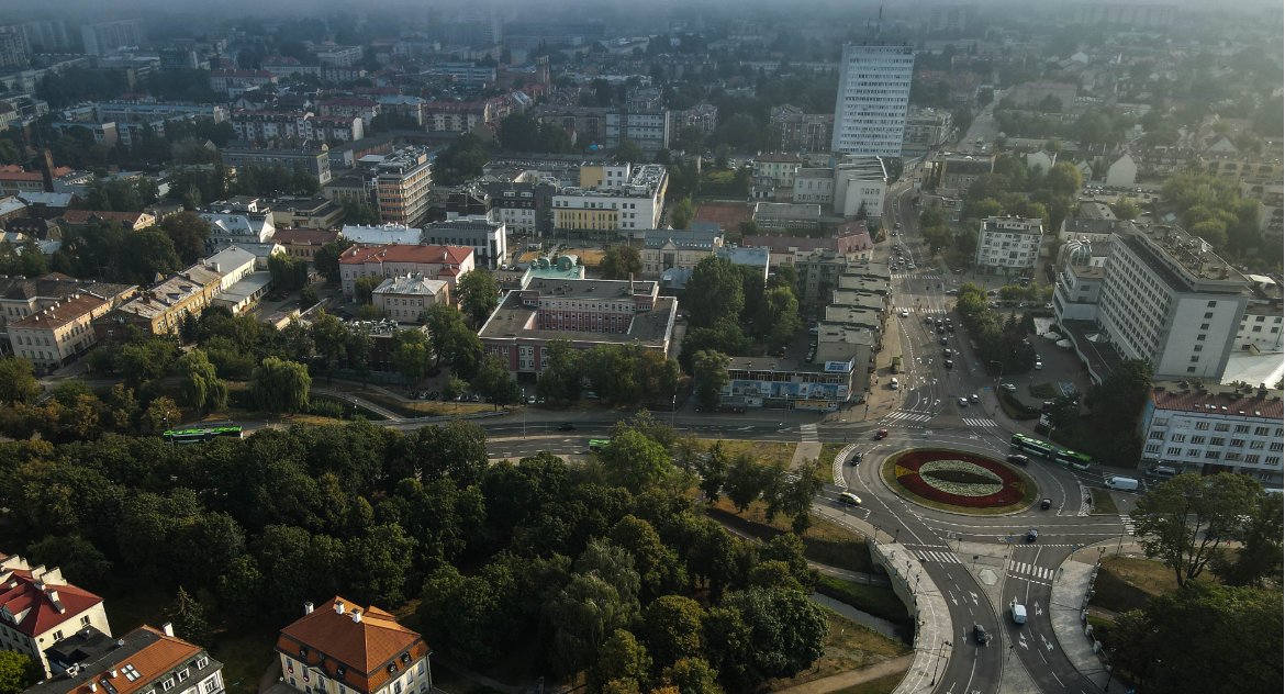 Zdjęcie ronda Lussy i białostockiego magistratu/ bialystok.pl