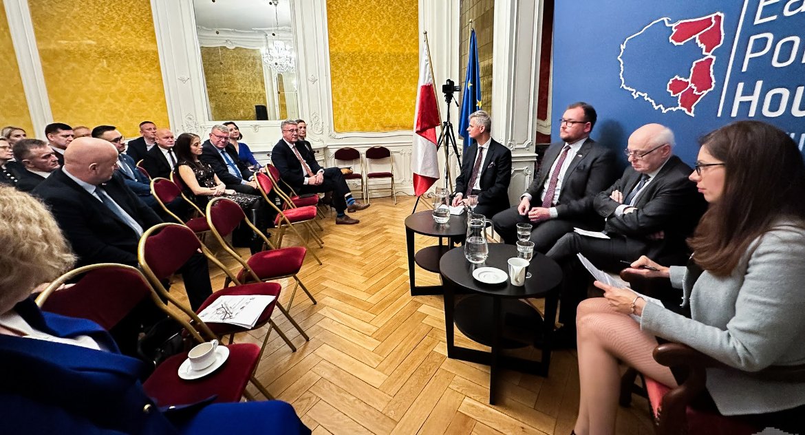 Zdjęcie z konferencji poświęconej inicjatywie Trójmorza/ podlaskie.eu