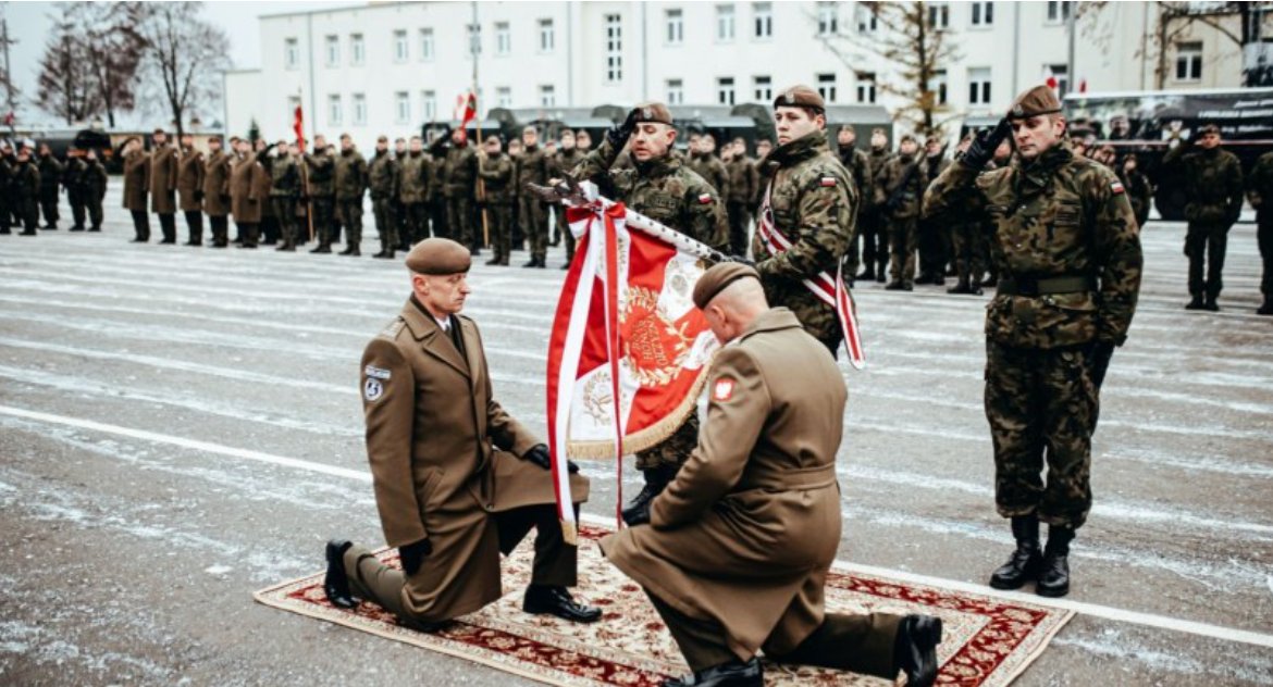 Zdjęcie z uroczystości przejęcia obowiązków dowódcy 1. Podlaskiej Brygady Obrony Terytorialnej przez pułkownika Mieczysława Gurgielewicza / Foto: DWOT