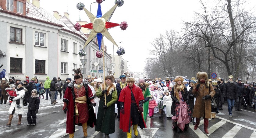 Zdjęcie Orszaku Trzech Króli z gwiazdą betlejemską/ DDB