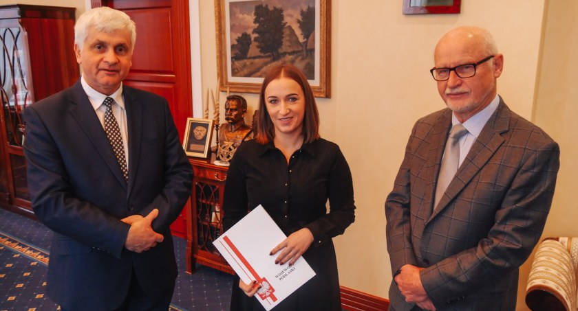 Zdjęcie z momentu powołania konsultanta w dziedzinie psychoterapii dzieci i młodzieży/ PUW