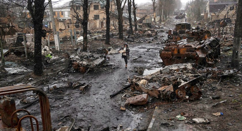Zdjęcie rozwalonego czołgu rosyjskiego na Ukrainie/ Flickr.com manhai