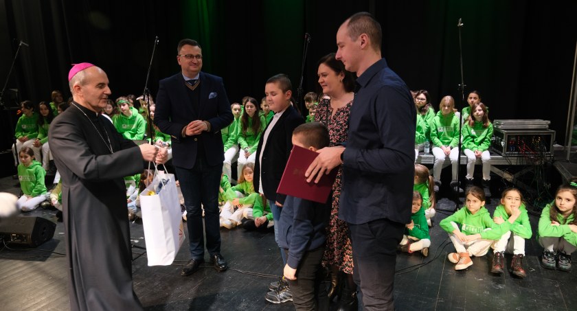 Zdjęcie z gali rozdania nagród za najładniejsze szopki/ bialystok.pl