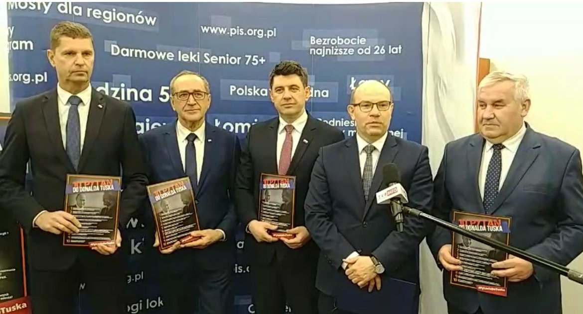 Zdjęcie podlaskich polityków PiS. Od lewej: Dariusz Piontkowski, Jacek Bogucki, Mariusz Gromko, Artur Kosicki, Kazimierz Gwiazdowski/ DDB