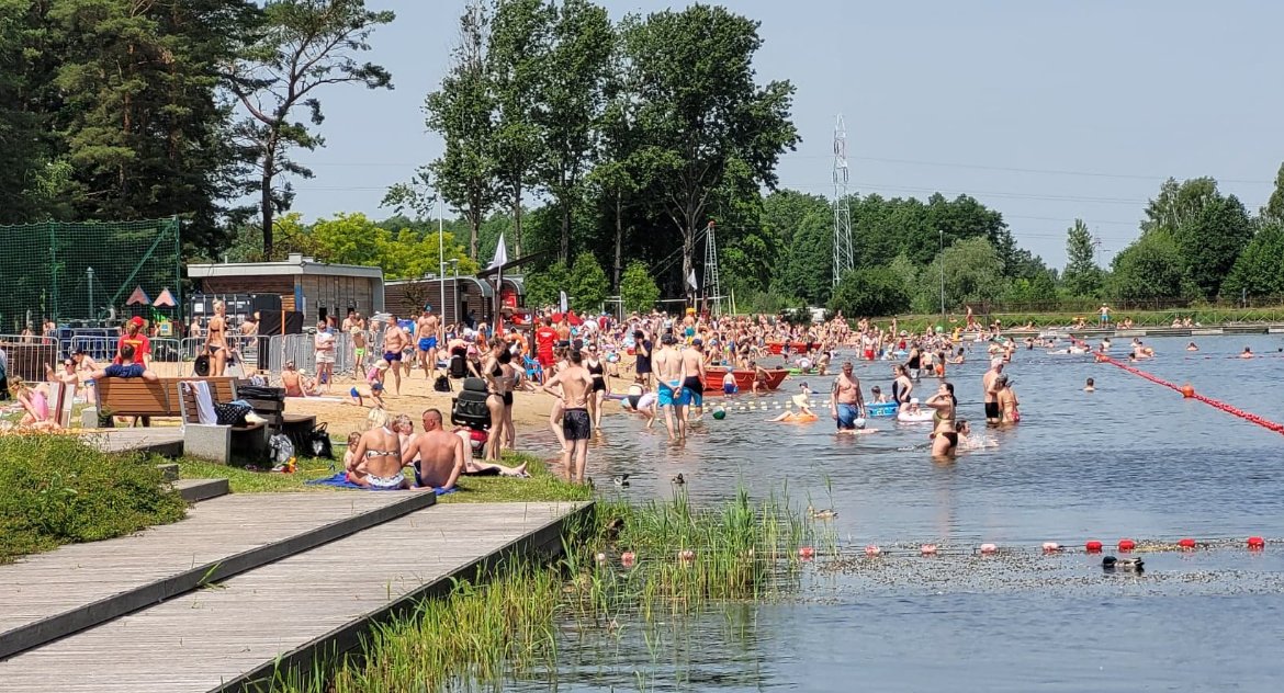 Zdjęcie plażowiczów na Plaży Dojlidy/ BOSiR