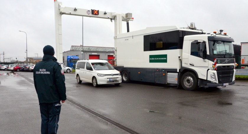 Zdjęcie mobilnego skanera RTG/ IAS