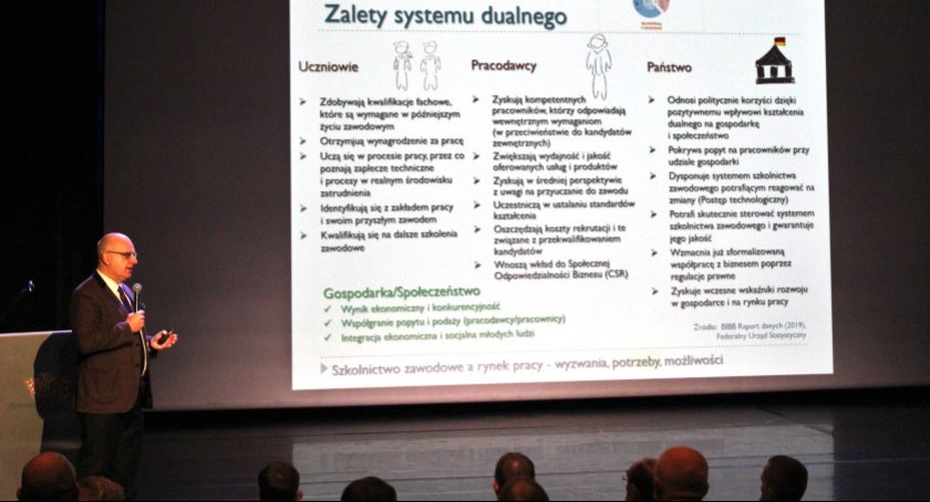 Konferencja w OiFP pt. „Kształcenie dualne - pracownik młodociany, perspektywy i wyzwania” - 13 grudnia 2021 r.