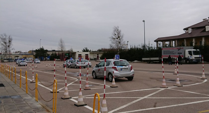 Zdjęcie pojazdów Wojewódzkiego Ośrodka Ruchu Drogowego w Białymstoku/ DDB