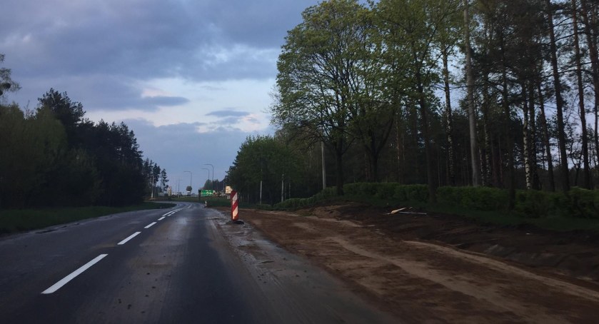 Zdjęcie z budowy drogi z Wasilkowa do Świętej Wody/ DDB