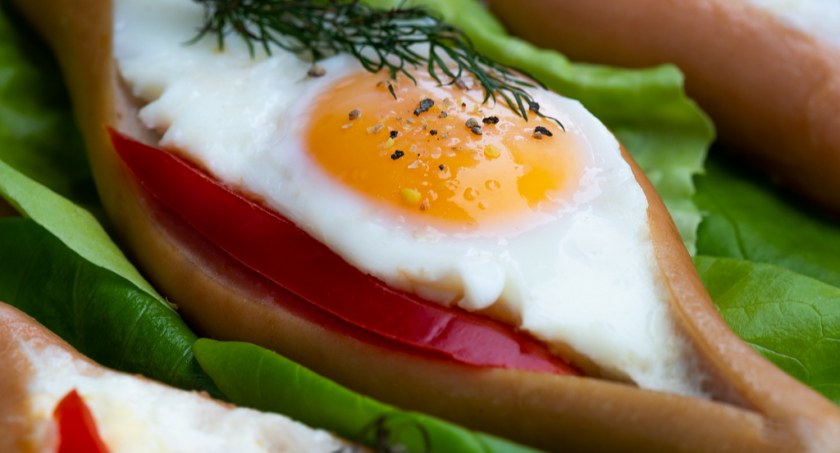 Zdjęcie potraw z jajek i z jajkiem