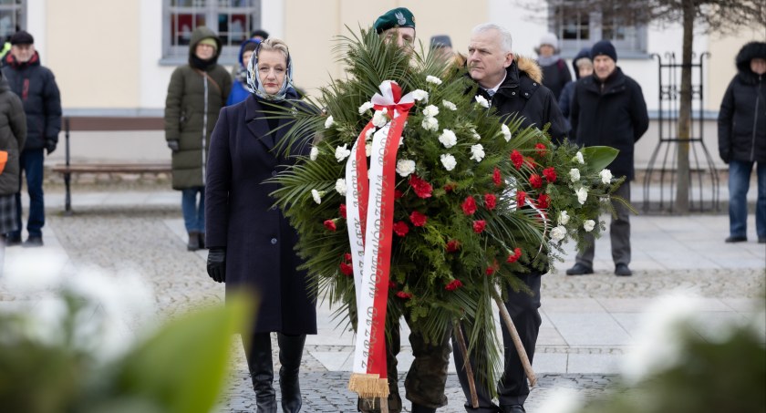Zdjęcie z uroczystości z okazji odzyskania niepodległości przez Białystok/ podlaskie.eu