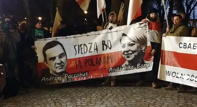 Zdjęcie z manifestacji w obronie Andrzeja Poczobuta i Andżeliki Borys/ DDB