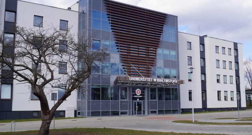 Zdjęcie budynku rektoratu UwB / Foto: UwB