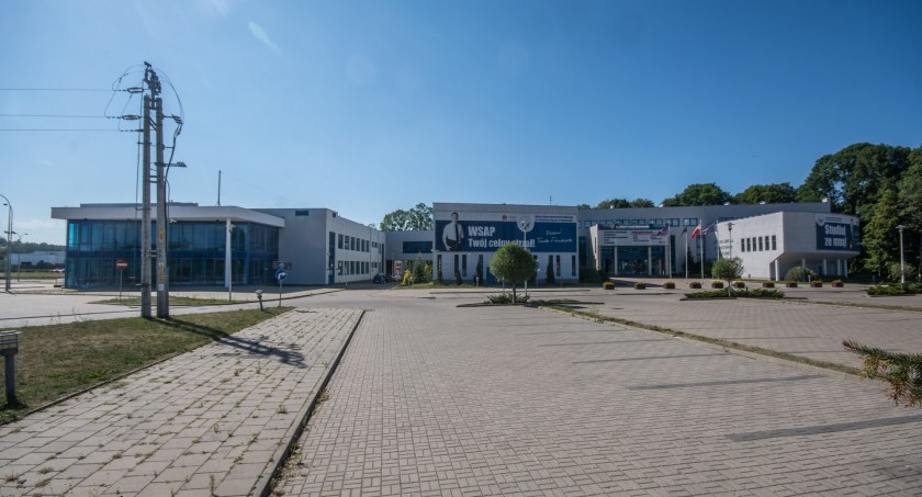 Zdjęcie budynku po Wyższej Szkoły Administracji Publicznej w Białymstoku/ DDB
