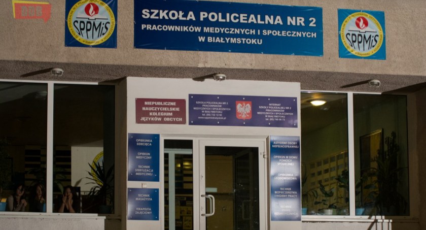 Zdjęcie budynku dawnej Policealnej Szkoły nr 2 Pracowników Medycznych i Społecznych w Białymstoku/ DDB