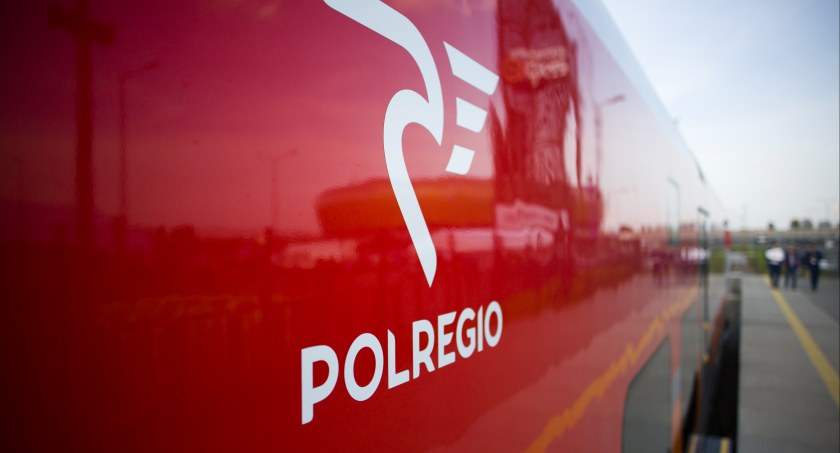 Zdjęcie pociągu Polregio na peronie/ Polregio