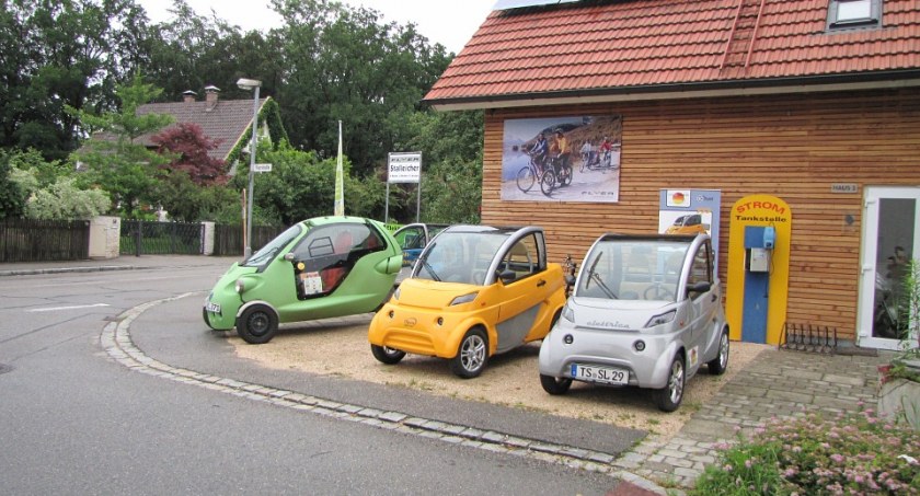 Zdjęcie samochodu elektrycznego w czasie ładowania/ Pixabay.com