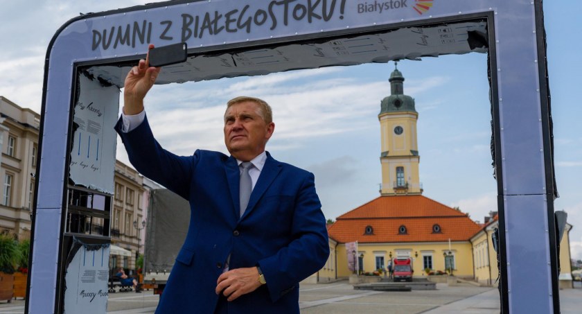 Zdjęcie Tadeusza Truskolaskiego na Rynku Kościuszki/ bialystok.pl