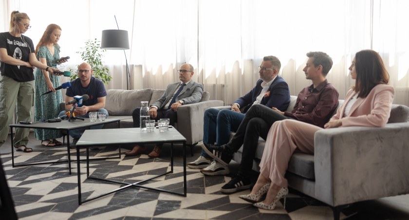Zdjęcie z konferencji prasowej zapowiadającej 14. edycję Up To Date Festival/ podlaskie.eu