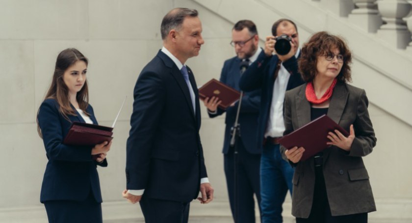 Zdjęcie z uroczystości wręczenia nominacji profesorskiej / Foto: arch. pryw. prof. Elżbiety Dąbrowicz