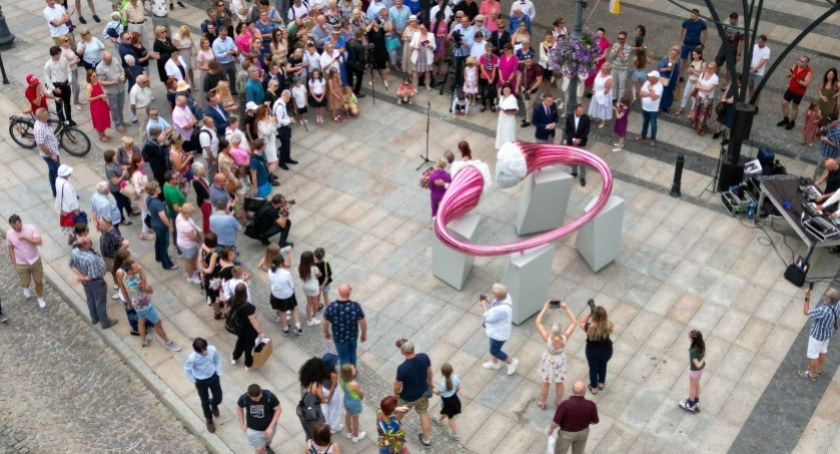 Zdjęcie nowej rzeźby w centrum Białegostoku / Foto: UM w Białymstoku