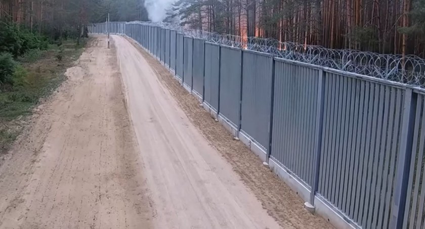 Zdjęcie pożaru w lesie po białoruskiej stronie/ SG