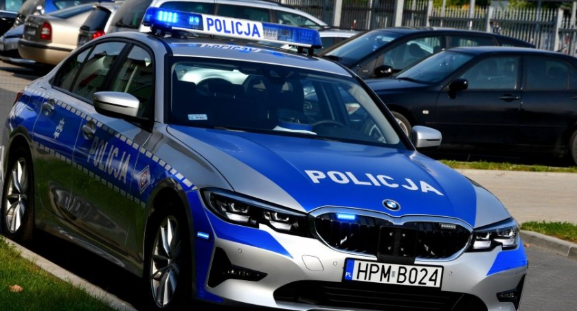 Zdjęcie radiowozu policyjnego/ podlaska.policja.gov.pl