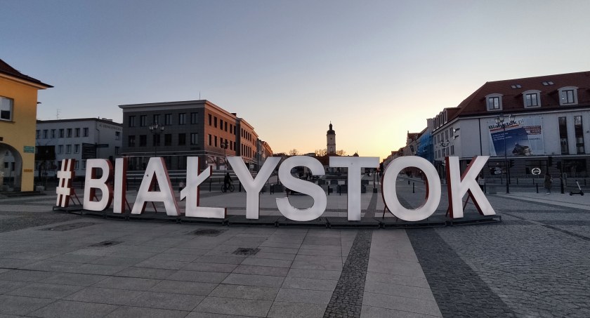 Zdjęcie napisu #Białystok na Rynku Kościuszki w Białymstoku/ DDB