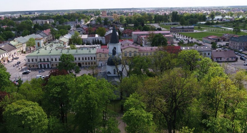 Zdjęcie centrum Suwałk z lotu ptaka/ UM Suwałki