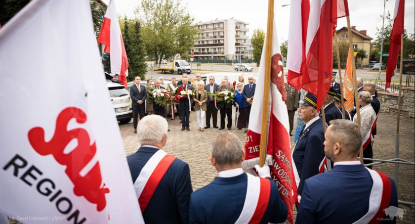 Zdjęcie z uroczystości poświęconych 43. rocznicy powstania NSZZ „Solidarność”/ podlaskie.eu