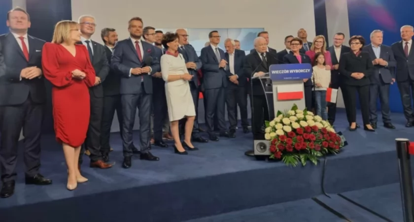 Zdjęcie z wieczoru wyborczego PiS